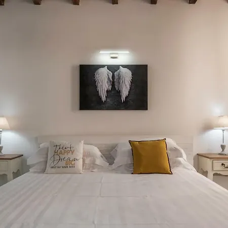 1 Bd 1 Ba Spanish Steps Penthouse Apartment *
