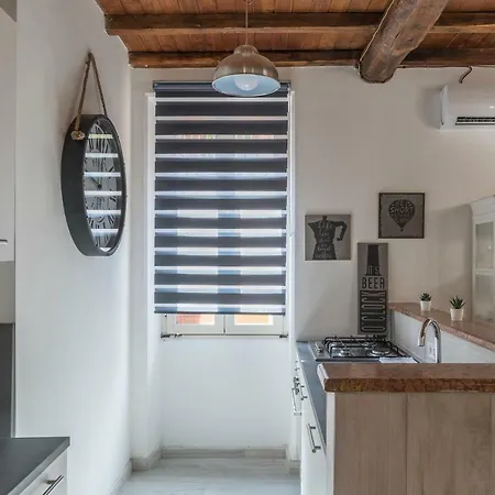 1 Bd 1 Ba Spanish Steps Penthouse Apartment *